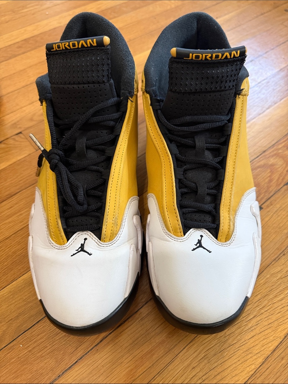 Jordan 14 Retro
Light Ginger (2022)  SIZE 13 M PREOWNED EXCELLENT NO BOX
